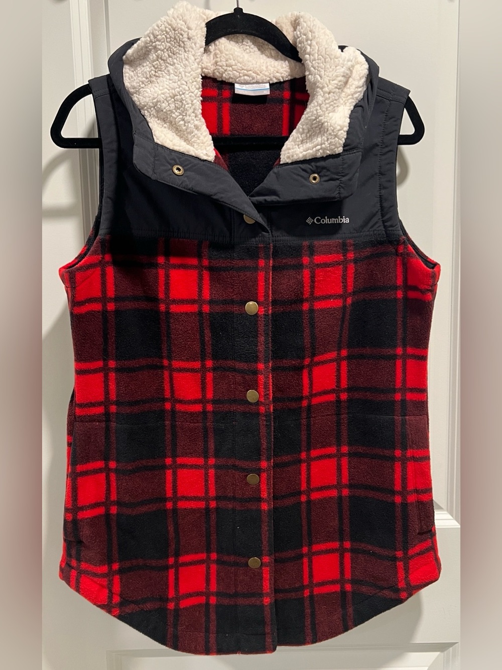 Columbia Women’s Red and Black Plaid Sherpa Vest Size M